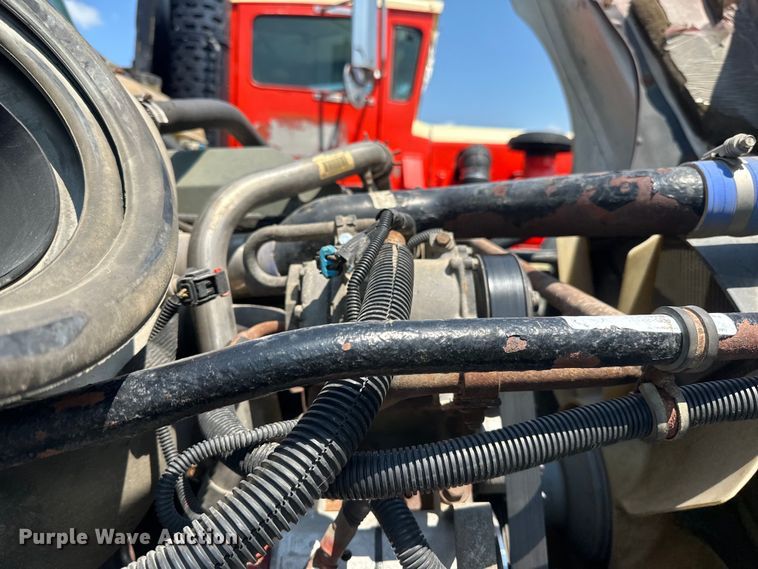 image for item DP8432 2006 Freightliner  Columbia semi truck