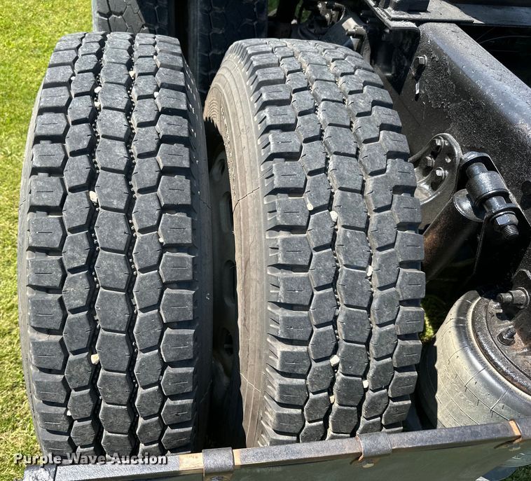 image for item DP8432 2006 Freightliner  Columbia semi truck