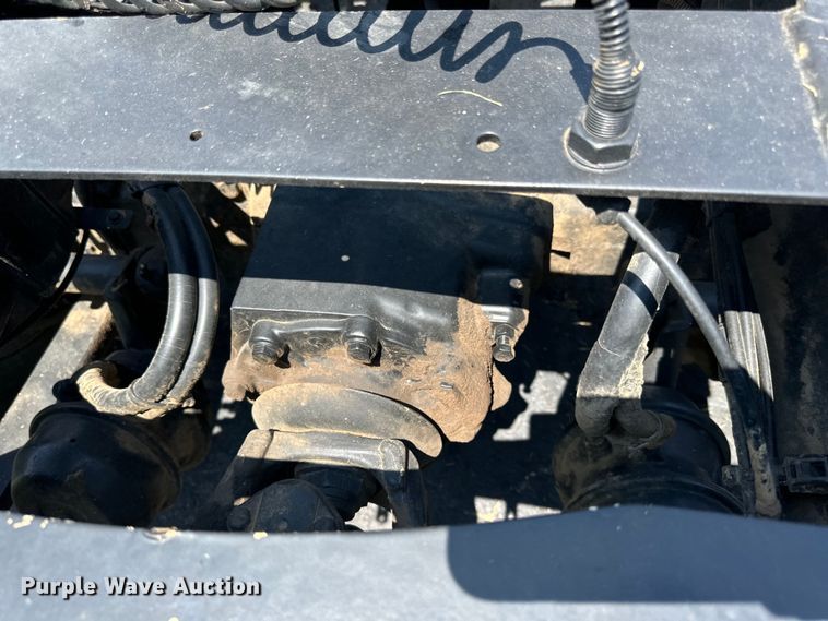 image for item DP8433 2003 Freightliner  Columbia  semi truck