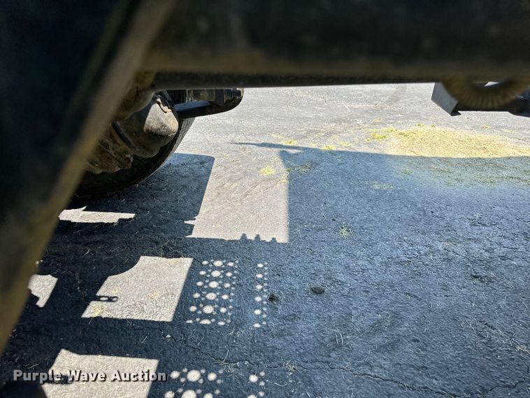 image for item DP8433 2003 Freightliner  Columbia  semi truck