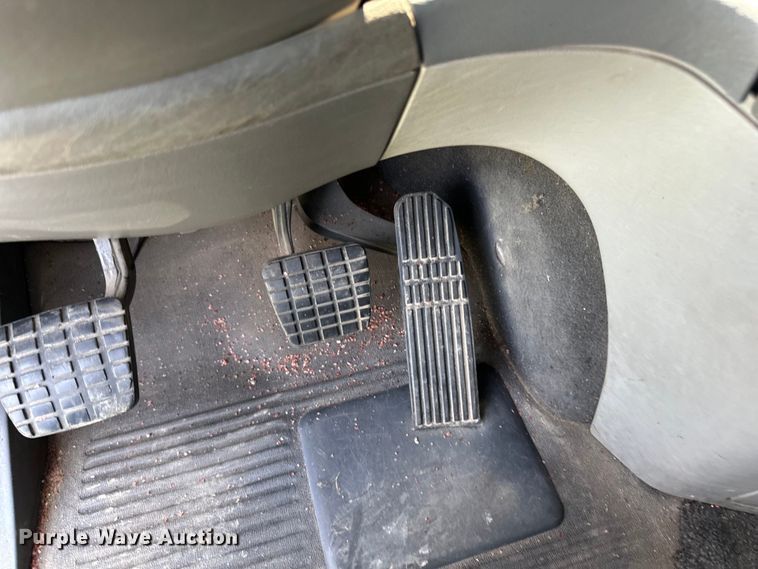 image for item DP8433 2003 Freightliner  Columbia  semi truck