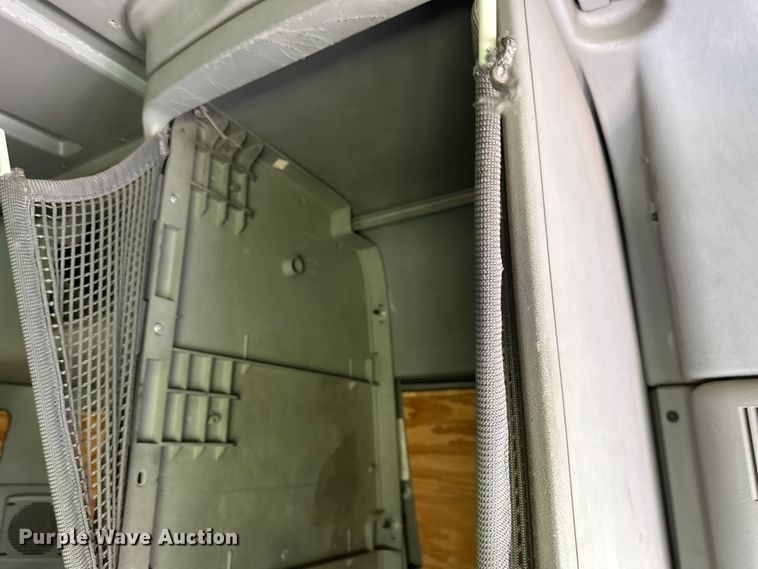 image for item DP8433 2003 Freightliner  Columbia  semi truck