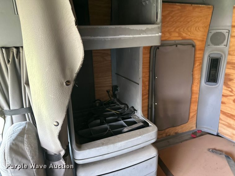 image for item DP8433 2003 Freightliner  Columbia  semi truck