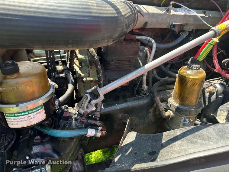 image for item DP8433 2003 Freightliner  Columbia  semi truck