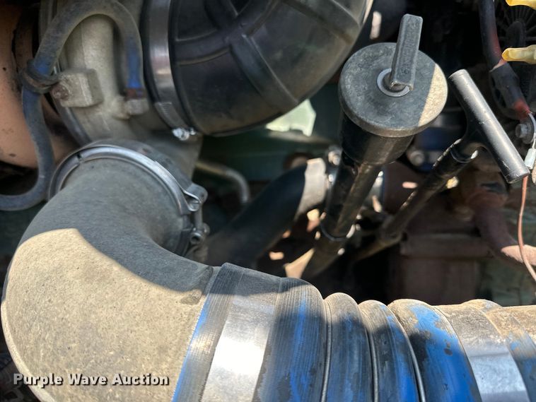 image for item DP8433 2003 Freightliner  Columbia  semi truck