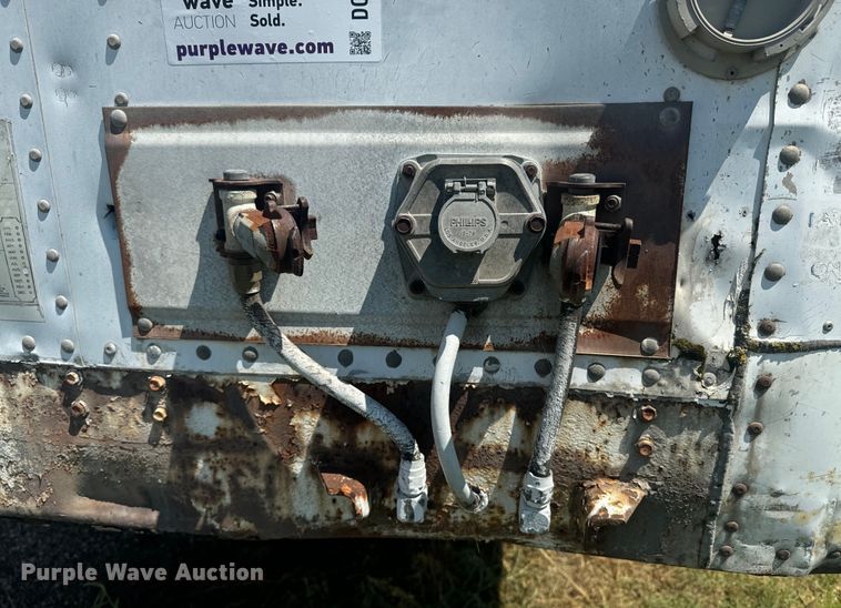 image for item DQ6866 1990 Wabash dry van trailer