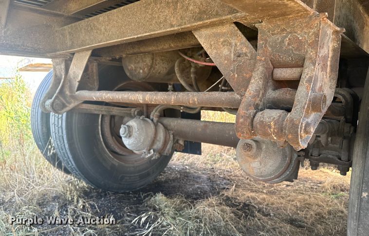 image for item DQ6866 1990 Wabash dry van trailer