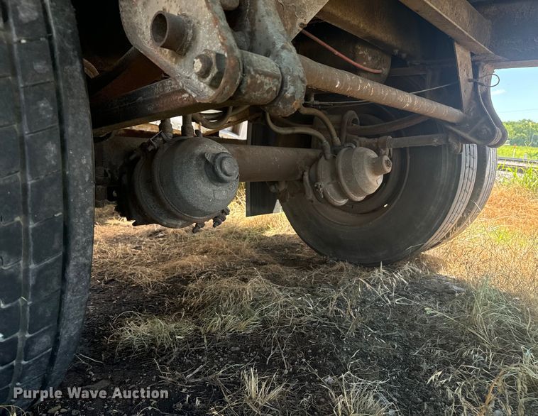 image for item DQ6866 1990 Wabash dry van trailer