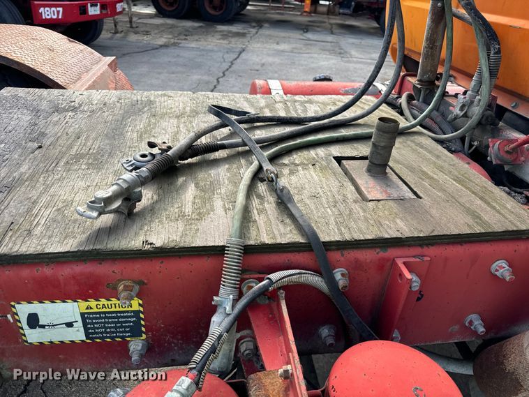 image for item DV5791 2001 Mack  RD690S semi truck