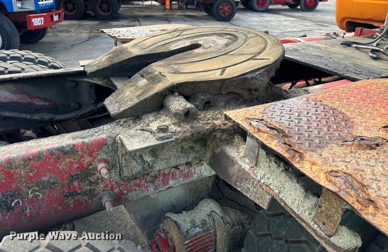 image for item DV5791 2001 Mack  RD690S semi truck