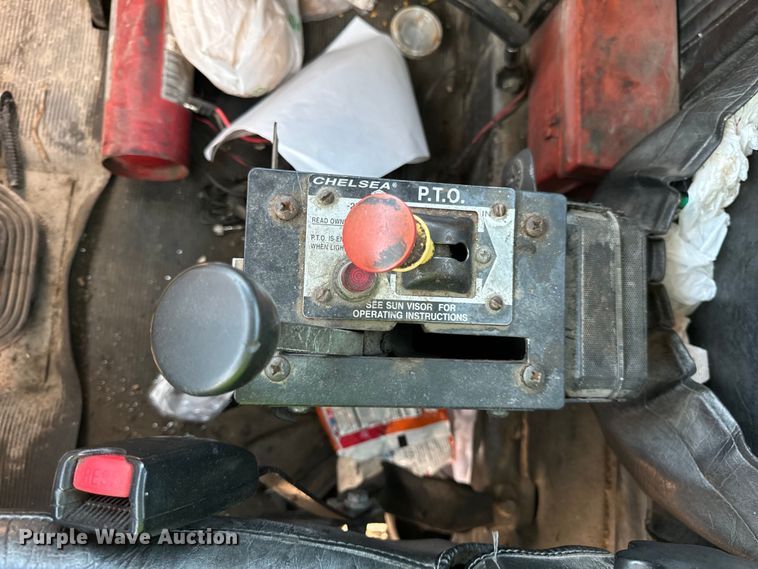 image for item DV5791 2001 Mack  RD690S semi truck