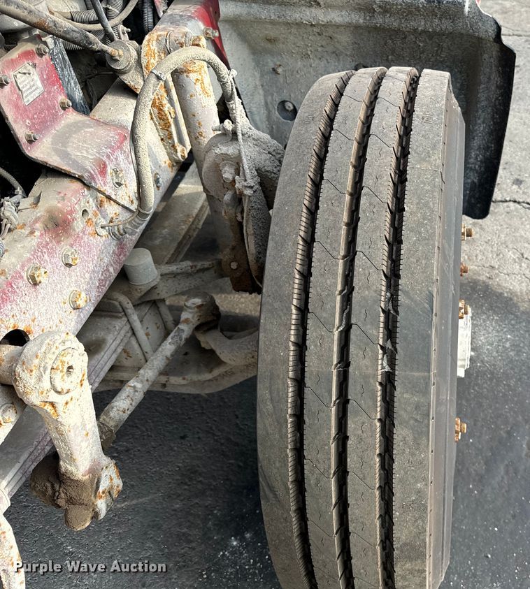 image for item DV5791 2001 Mack  RD690S semi truck