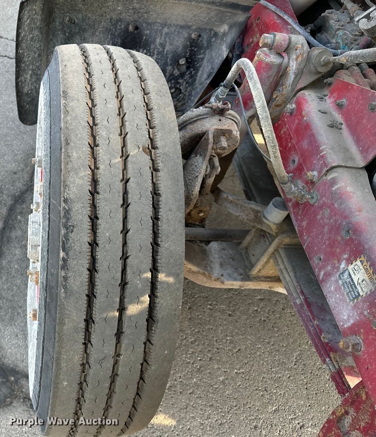 image for item DV5791 2001 Mack  RD690S semi truck