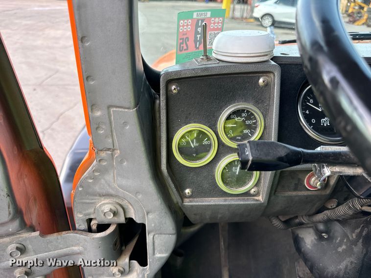 image for item DV5792 2003 Mack  RD688S semi truck