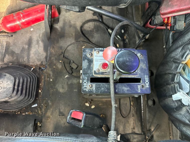 image for item DV5792 2003 Mack  RD688S semi truck