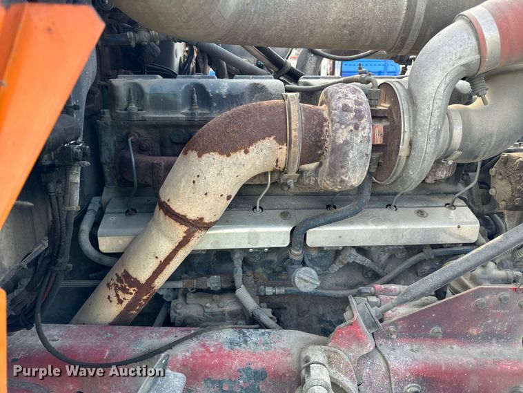 image for item DV5792 2003 Mack  RD688S semi truck