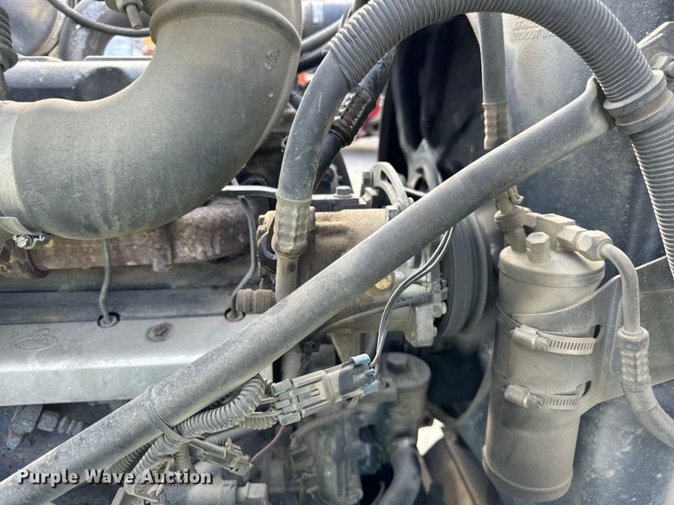 image for item DV5792 2003 Mack  RD688S semi truck