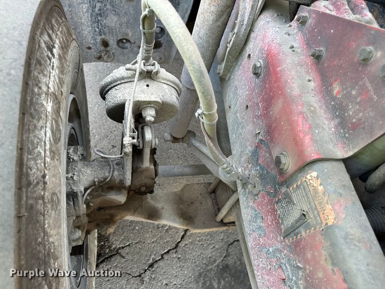 image for item DV5792 2003 Mack  RD688S semi truck