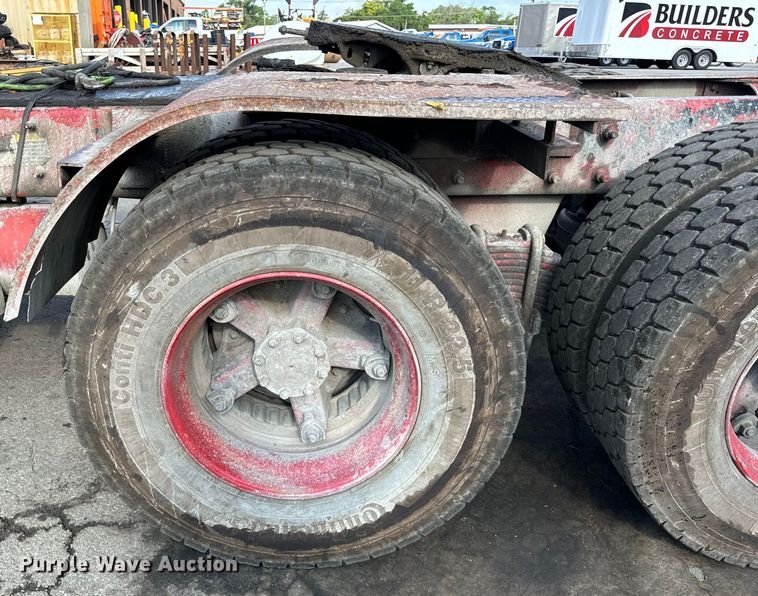 image for item DV5792 2003 Mack  RD688S semi truck