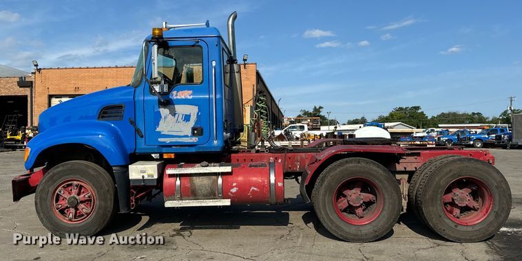 image for item DV5797 2004 Mack  CV713 semi truck