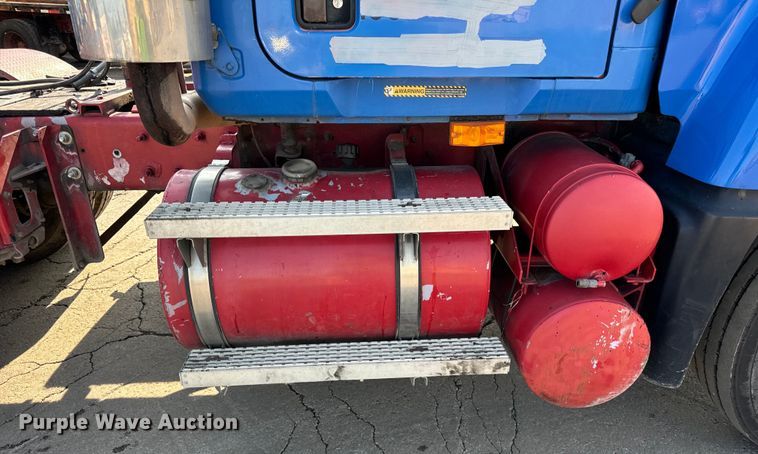 image for item DV5797 2004 Mack  CV713 semi truck