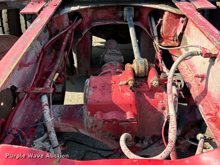 image for item DV5797 2004 Mack  CV713 semi truck