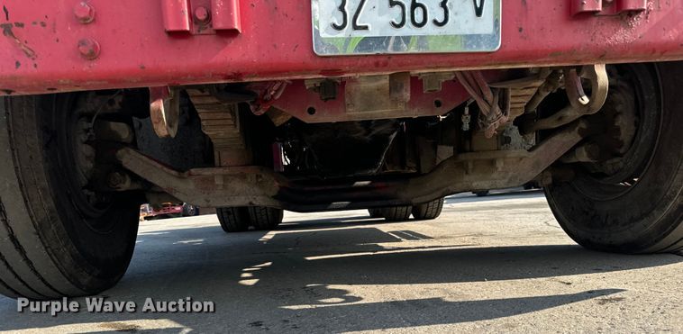 image for item DV5797 2004 Mack  CV713 semi truck