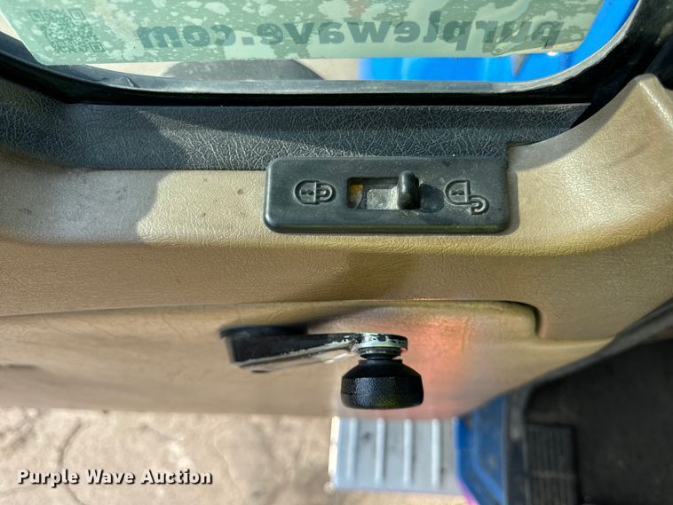 image for item DV5797 2004 Mack  CV713 semi truck