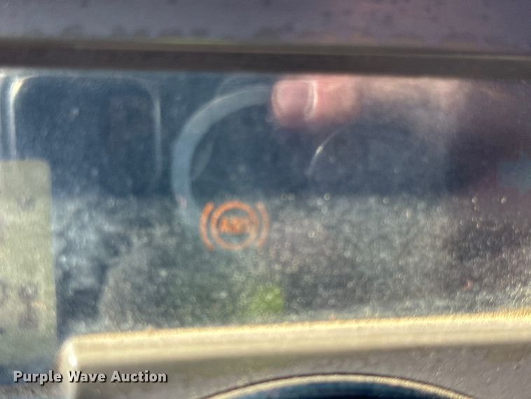 image for item DV5797 2004 Mack  CV713 semi truck