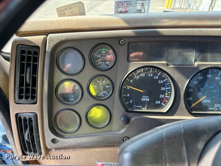 image for item DV5797 2004 Mack  CV713 semi truck