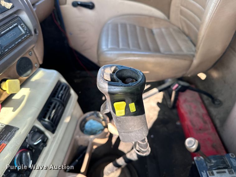 image for item DV5797 2004 Mack  CV713 semi truck