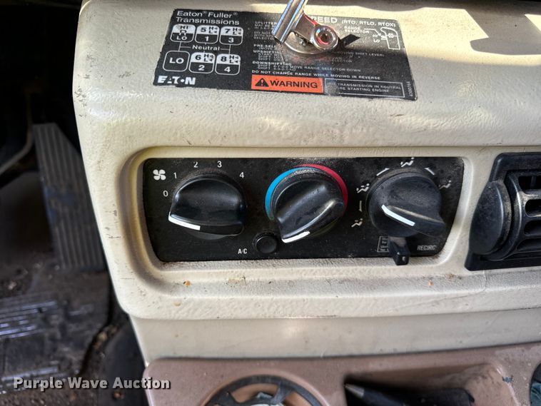 image for item DV5797 2004 Mack  CV713 semi truck