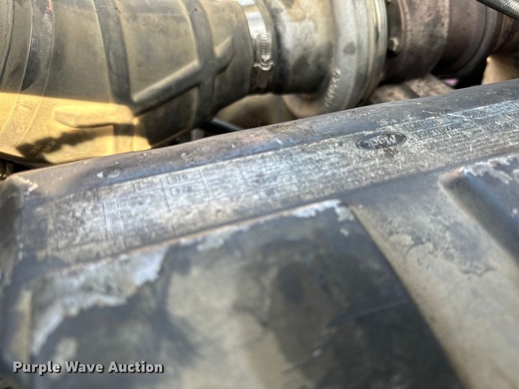 image for item DV5797 2004 Mack  CV713 semi truck