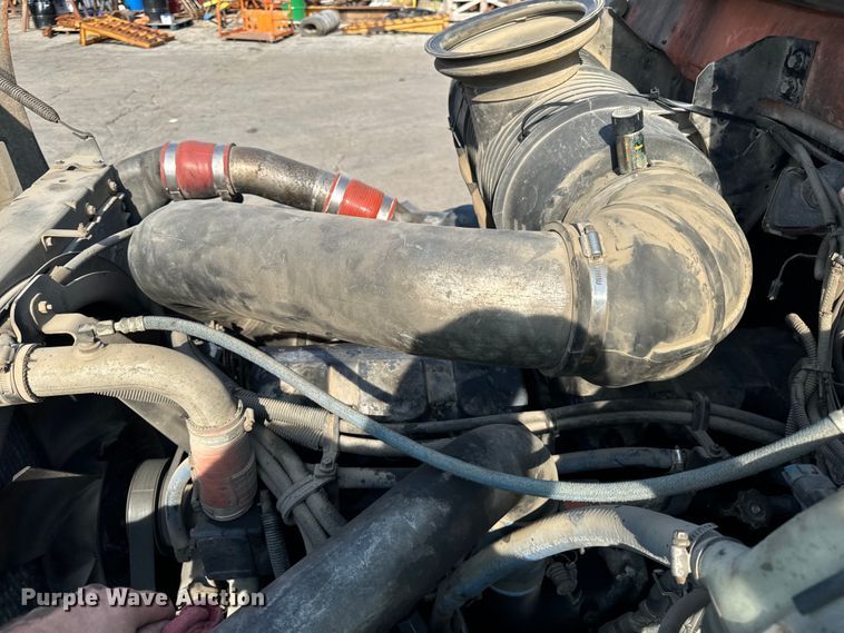 image for item DV5797 2004 Mack  CV713 semi truck