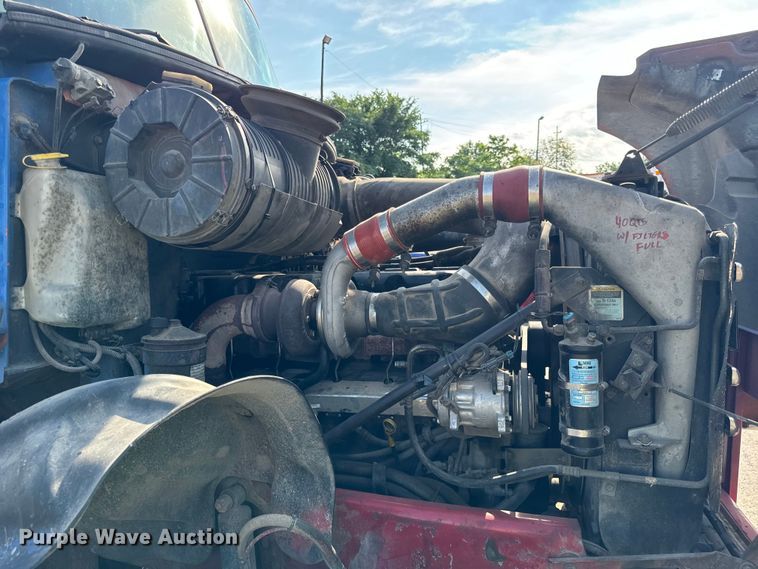 image for item DV5797 2004 Mack  CV713 semi truck