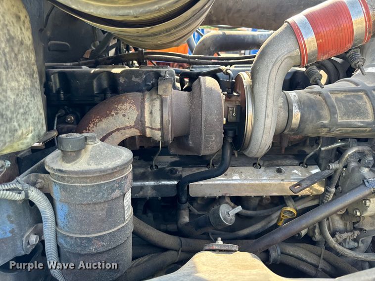 image for item DV5797 2004 Mack  CV713 semi truck