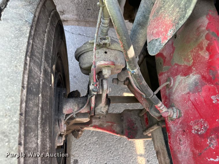 image for item DV5797 2004 Mack  CV713 semi truck