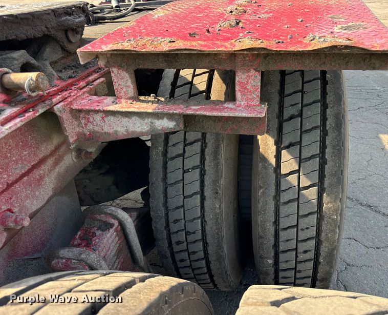 image for item DV5797 2004 Mack  CV713 semi truck