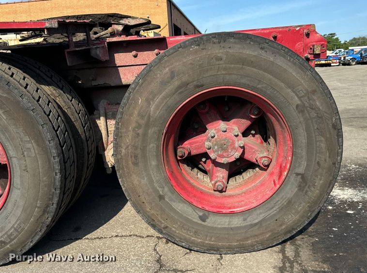 image for item DV5797 2004 Mack  CV713 semi truck