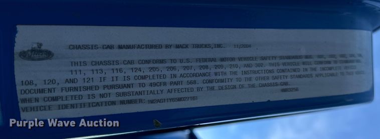 image for item DV5797 2004 Mack  CV713 semi truck