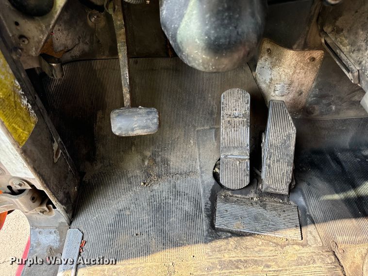 image for item DV5799 2001 Mack  RD690S semi truck