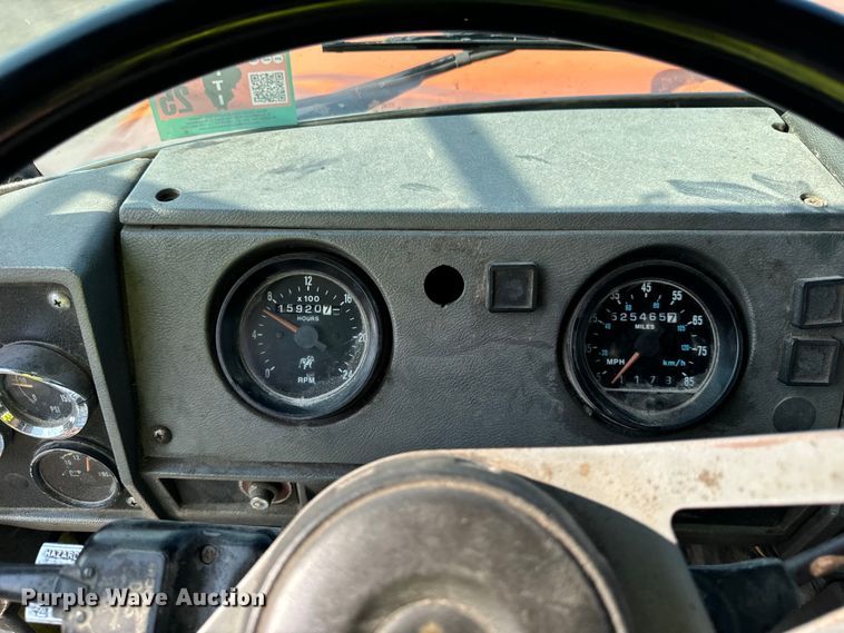 image for item DV5799 2001 Mack  RD690S semi truck