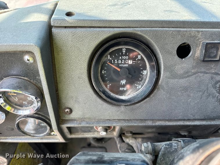 image for item DV5799 2001 Mack  RD690S semi truck