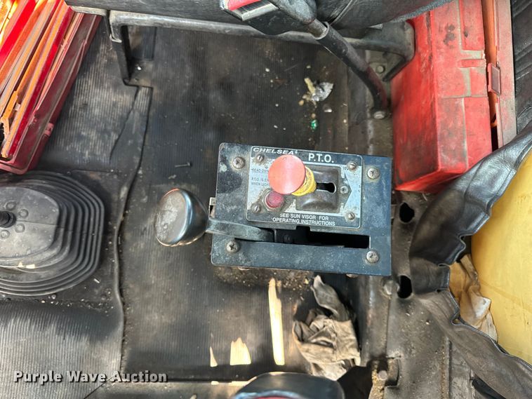 image for item DV5799 2001 Mack  RD690S semi truck