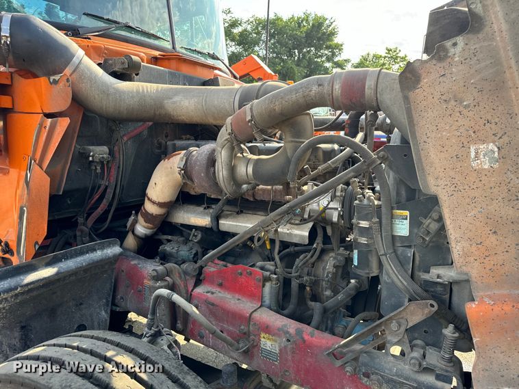 image for item DV5799 2001 Mack  RD690S semi truck