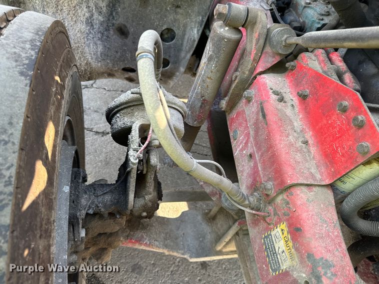 image for item DV5799 2001 Mack  RD690S semi truck