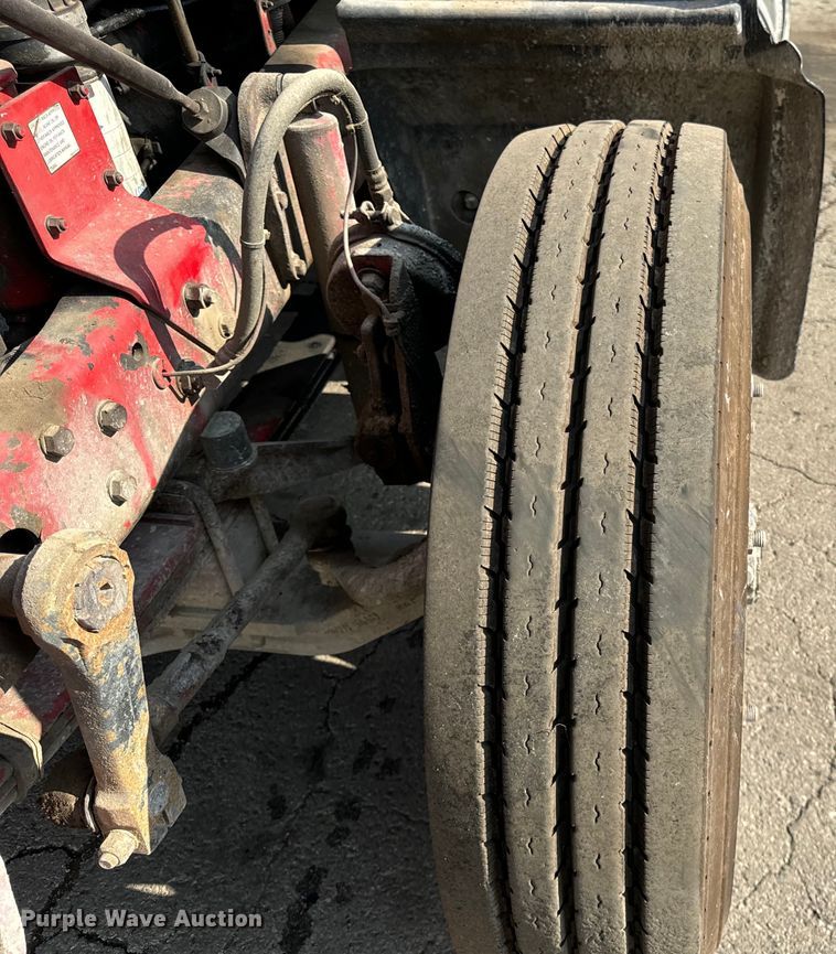 image for item DV5799 2001 Mack  RD690S semi truck