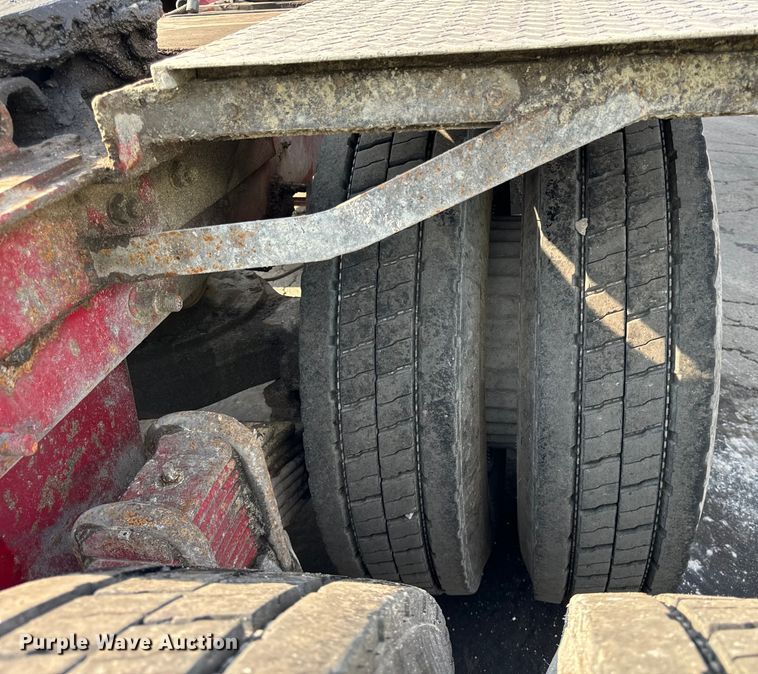 image for item DV5799 2001 Mack  RD690S semi truck