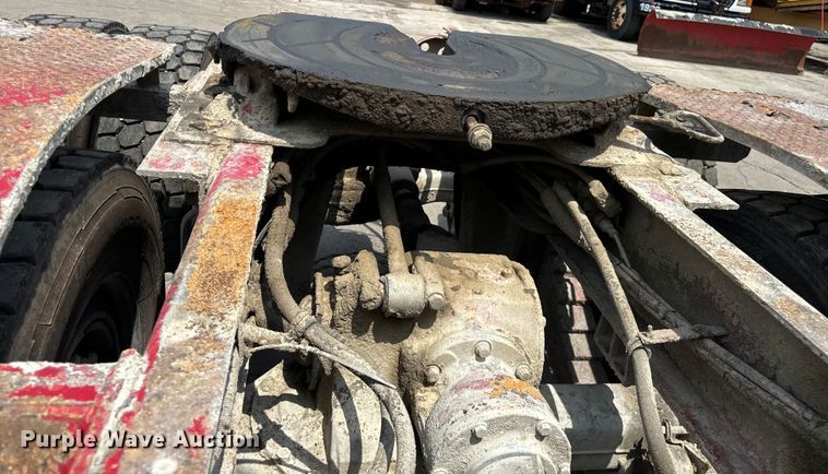 image for item DV5800 2001 Mack  RD690S semi truck