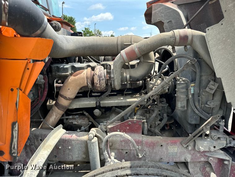 image for item DV5800 2001 Mack  RD690S semi truck